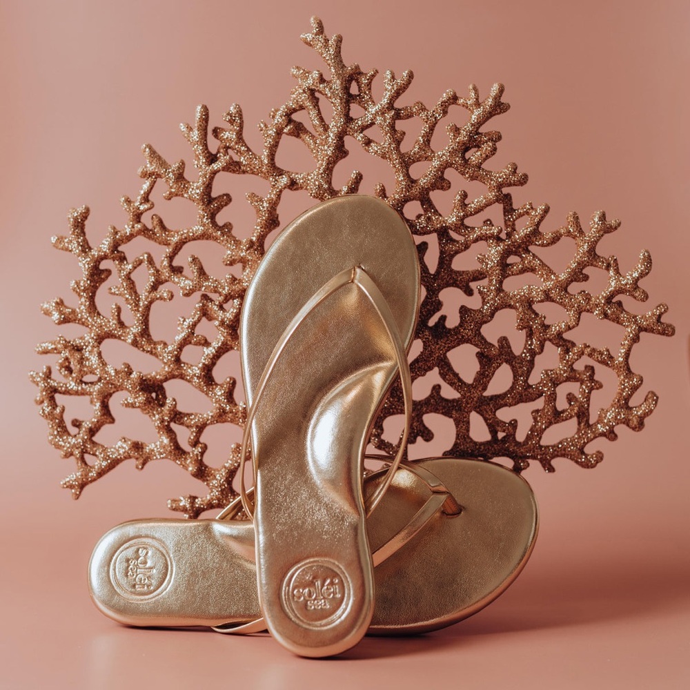 Soléi Sea INDIE GOLD Flip Flops size 7 EUR 38 NWOT